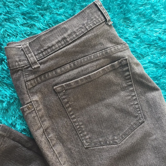 Gloria Vanderbilt grey Amanda jeans - Picture 2 of 8